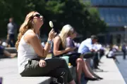 London Braces for Hottest Day of Year as Temperatures Set to Reach 28C