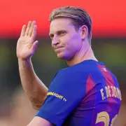 Man Utd: Stam Offers to 'Cycle to Barcelona' for De Jong, De Gea Open to Return