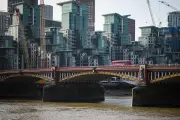 New Weight Restrictions on Vauxhall Bridge Cause Travel Chaos in London
