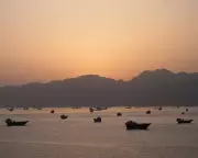 Oman Caught in US-Iran Crossfire Over Strait of Hormuz Fee Plans