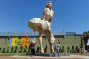 Palm Springs Aims for Marilyn Monroe Look-Alike World Record
