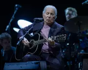 Paul Simon at 84: Inspiring Arena Show After Hearing Loss