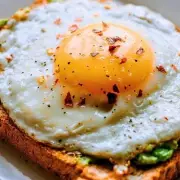 Perfect Fried Eggs Every Time Using a Simple Kitchen Lid Hack