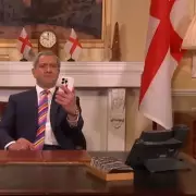 Peter Serafinowicz Appears as 'PM' Nigel Farage in SNL UK Spoof