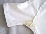 Remove Yellow Stains from White Clothes with 65p DIY Solution