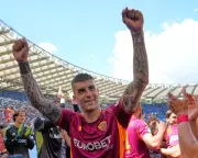 Roma Beat Lazio 2-0 in Derby to Close on Champions League Return
