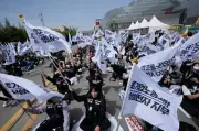 Samsung in Last-Ditch Talks to Avert Strike by 48,000 Workers