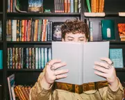 Science Fiction Belongs in Paperback, Readers Say