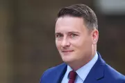 Starmer Expresses Full Confidence in Streeting Amid Resignation Rumours