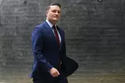Starmer Holds Crisis Talks with Streeting Before King's Speech