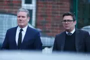 Starmer Holds On: Why He Still Believes He Can Survive