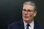 Starmer Meets Rival Wes Streeting as Labour Turmoil Grows Before King's Speech