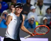 Swiatek Dismantles Osaka in Italian Open Statement Victory