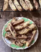 Tozzetti with Chocolate and Orange: Crunchy Italian Dipping Biscuits Recipe