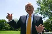 Trump Accuses Media of Treason Over Iran War Coverage