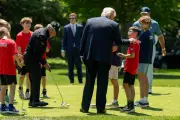 Trump Misses Consecutive Putts at White House Fitness Event