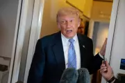 Trump Plans Helipad on White House South Lawn by Summer