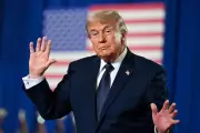 Trump's New Green Card Policy Forces Applicants to Leave US