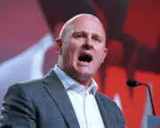 TUC Leader Nowak Voices Anger at Labour, Urges Change to Stop Reform UK