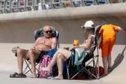 UK Faces Record-Breaking Heat Wave as Health Alerts Issued for Bank Holiday