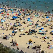 UK Heat Alert Extended: Amber Warning for 6 Regions as Temps Hit 35C