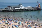 UK Heatwave Continues: Record 35°C at Kew Gardens, Amber Alerts Issued