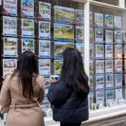 UK House Price Growth Drops to Zero; Experts Say Buyers' Time to Negotiate