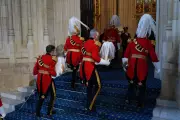 UK Leadership Contenders Set to Challenge Starmer After Election Losses