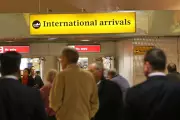 UK Net Migration Falls Below 200,000 for First Time Since Covid