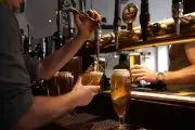 UK Services Rebound Short-Lived as Costs Surge, PMI Shows