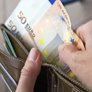 UK Tourists Face Currency Woes Abroad in 2026 as Pound Weakens