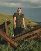 Ukrainian Soldier Survives Two Weeks Captive in Russian Dugout