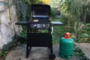 Uniflame 2 Burner Gas BBQ: Affordable Performance with Minor Compromises