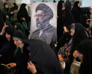 US and Iran Near Peace Deal as Trump Faces GOP Criticism