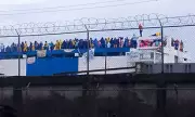 Venezuela Prisoners Protest on Roof, Demand Director Removal After Shooting