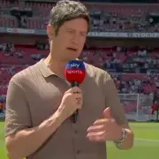 Vernon Kay Keeps Wedding Ring On for Bolton's Wembley Play-Off Final