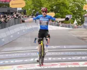 Vingegaard Wins Stage Nine of Giro d'Italia, Eulálio Keeps Pink Jersey