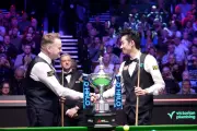 Wu Yize Leads Shaun Murphy 10-7 After Fracas at World Snooker Final