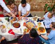 Yotam Ottolenghi's Simple Summer Entertaining: Easy Recipes for Shared Meals