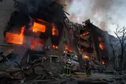 Zelenskyy Warns on Oreshnik Missiles as Massive Strike Hits Kyiv