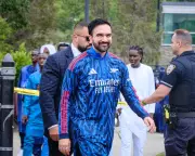 Zohran Mamdani's Arsenal Kurta Sparks Debate at Eid Prayers