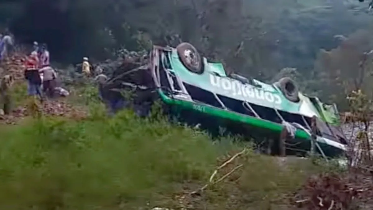 Eight Dead in Christmas Bus Crash After 600ft Plunge in Mexico