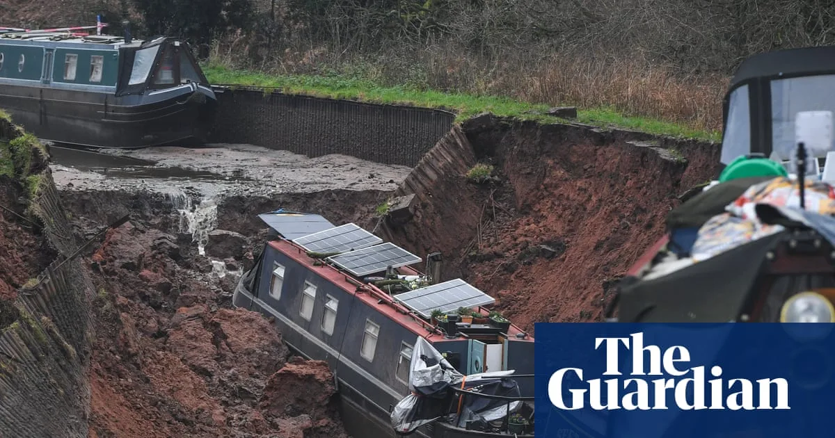 10 Rescued After Sinkhole Swallows Boats in Shropshire Canal
