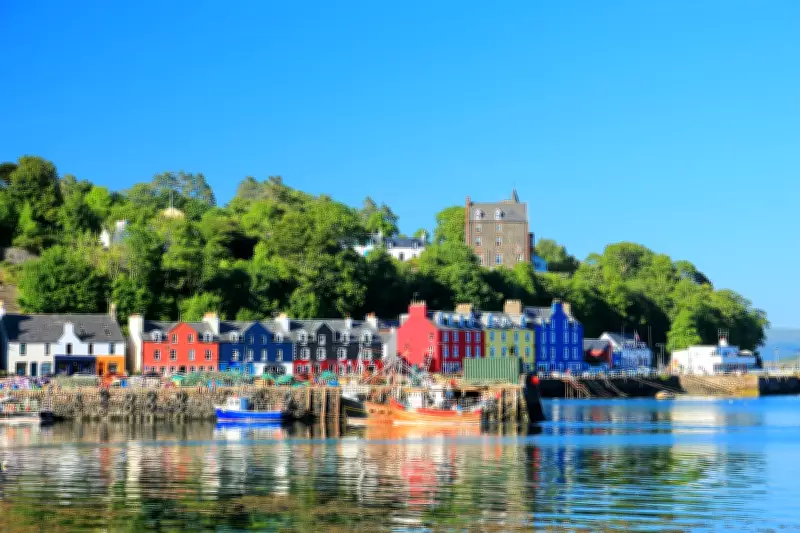 14 Prettiest UK Towns and Villages for a Summer Day Trip or Staycation
