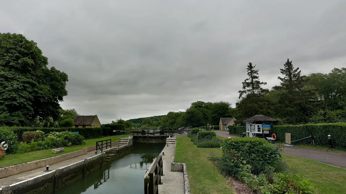 15 Oxfordshire Schools Shut After Burst Water Main