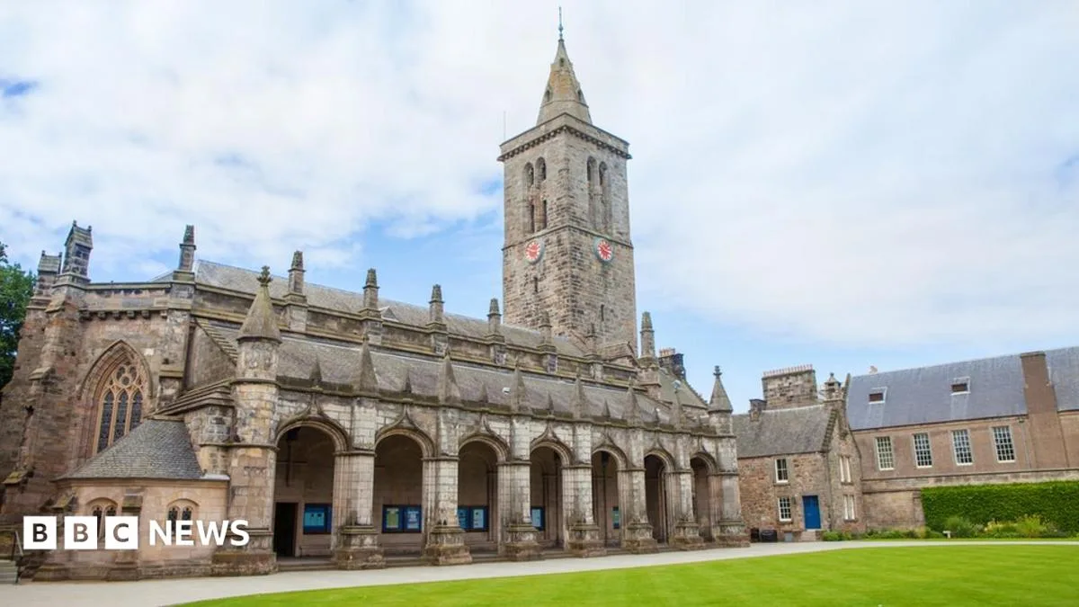 St Andrews Tops UK University Rankings, Beating Oxford and Cambridge for First Time
