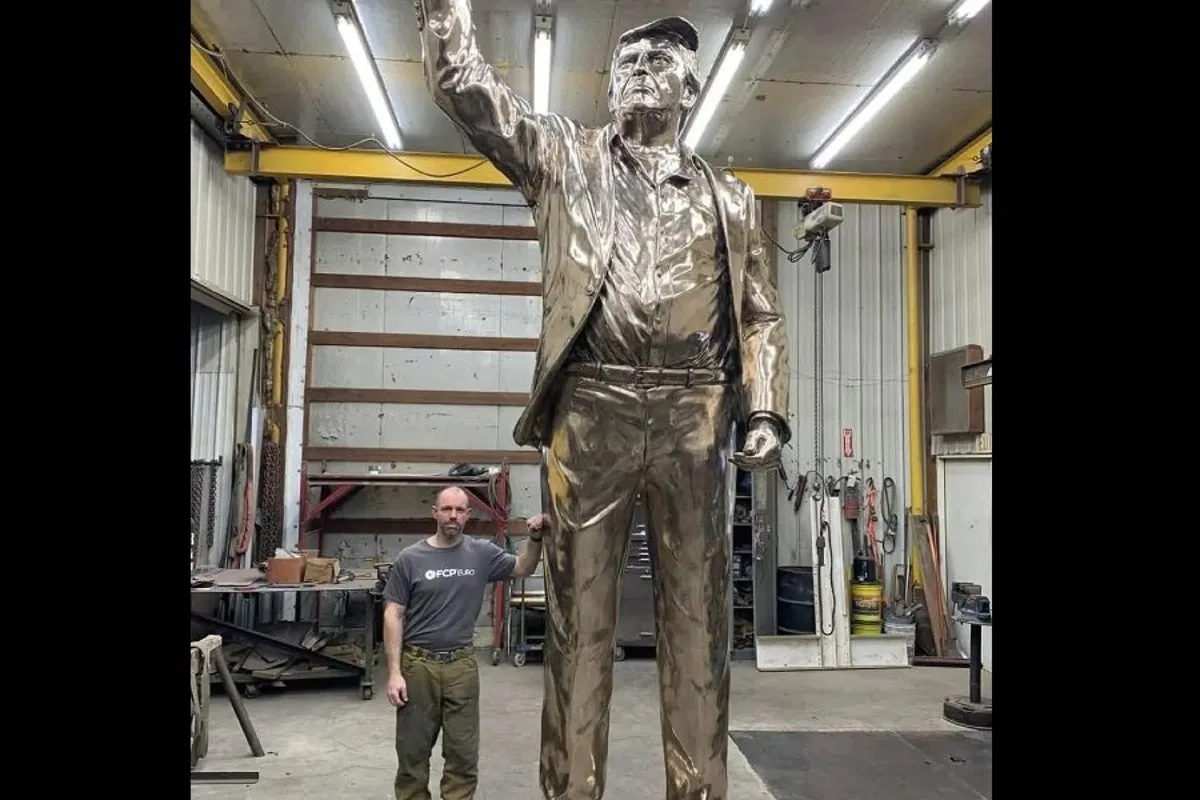 22-Foot Golden Trump Statue to Greet G20 Leaders in Miami