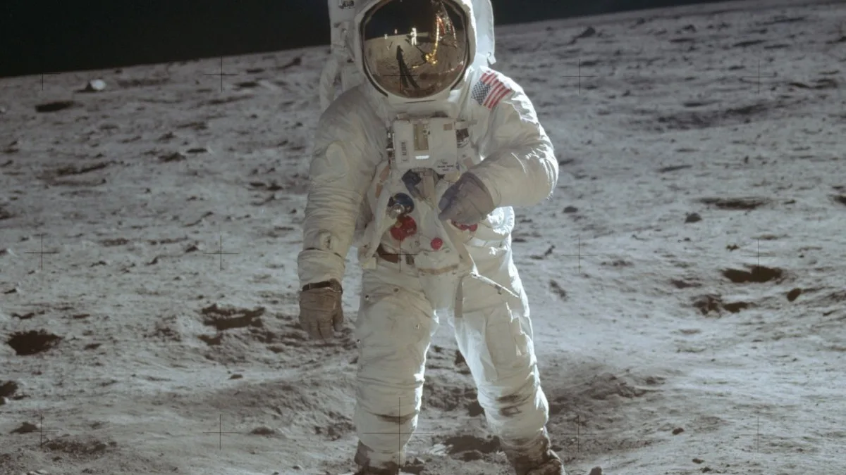 Nearly Half of Britons Would Refuse Free Trip to the Moon