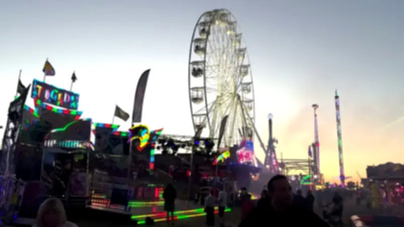 35 Stunning Night Photos of The Hoppings Fair on Newcastle's Town Moor