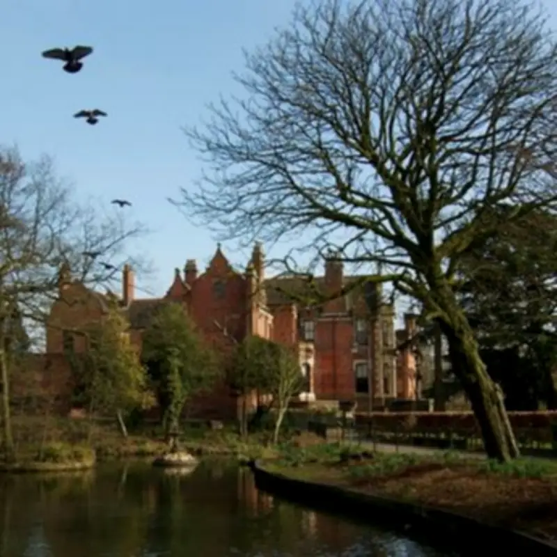 4-Year-Old Boy Abducted Near Popular UK Pond, Suspect Still at Large